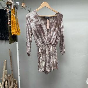Grey tie dye long sleeve romper
